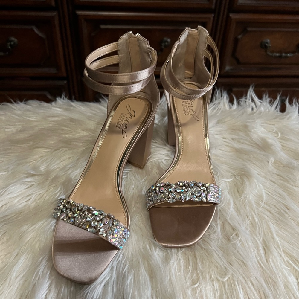 New with Box-Jewel Badley Mischka Shoes Size 7